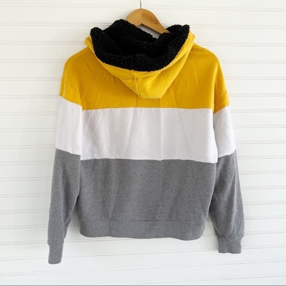 PINK Victoria Secret sherpa Hoodie Size Small - Picture 2 of 9